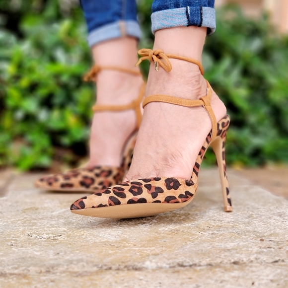 Women's Leopard Pointy Toe High Heels - Picture 2 of 6